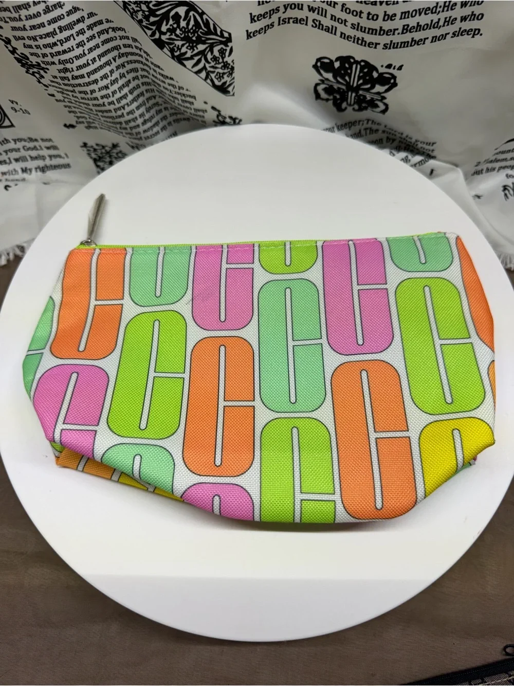 2 Cosmetic Pouch with 3 Beauty Items